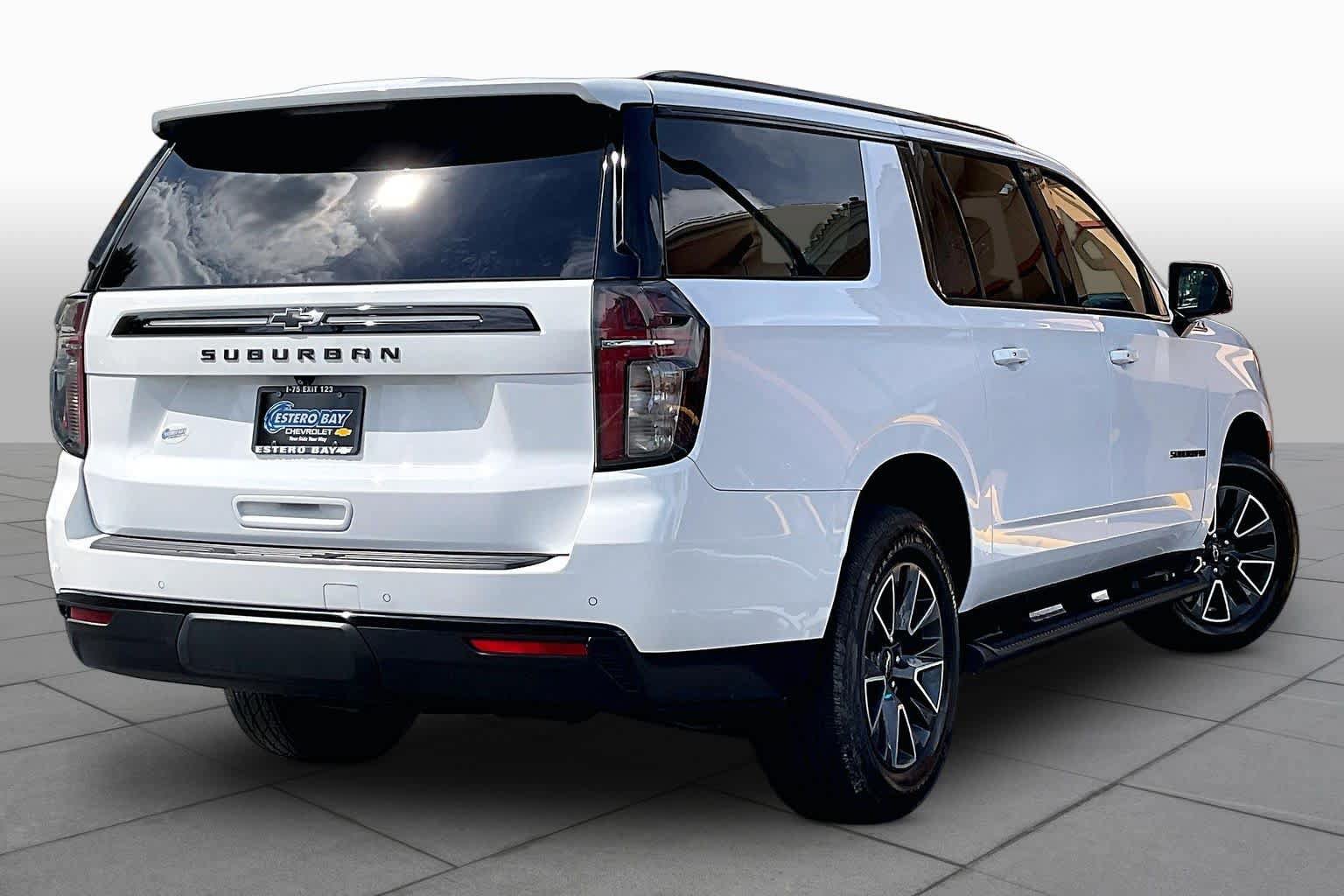 Used 2023 Chevrolet Suburban Z71 w/ Luxury Package AWD/4WD image 13