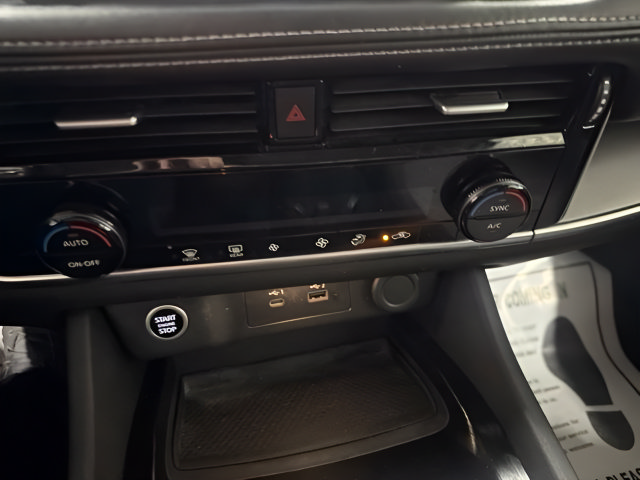 Used 2022 Nissan Rogue SV AWD/4WD image 22