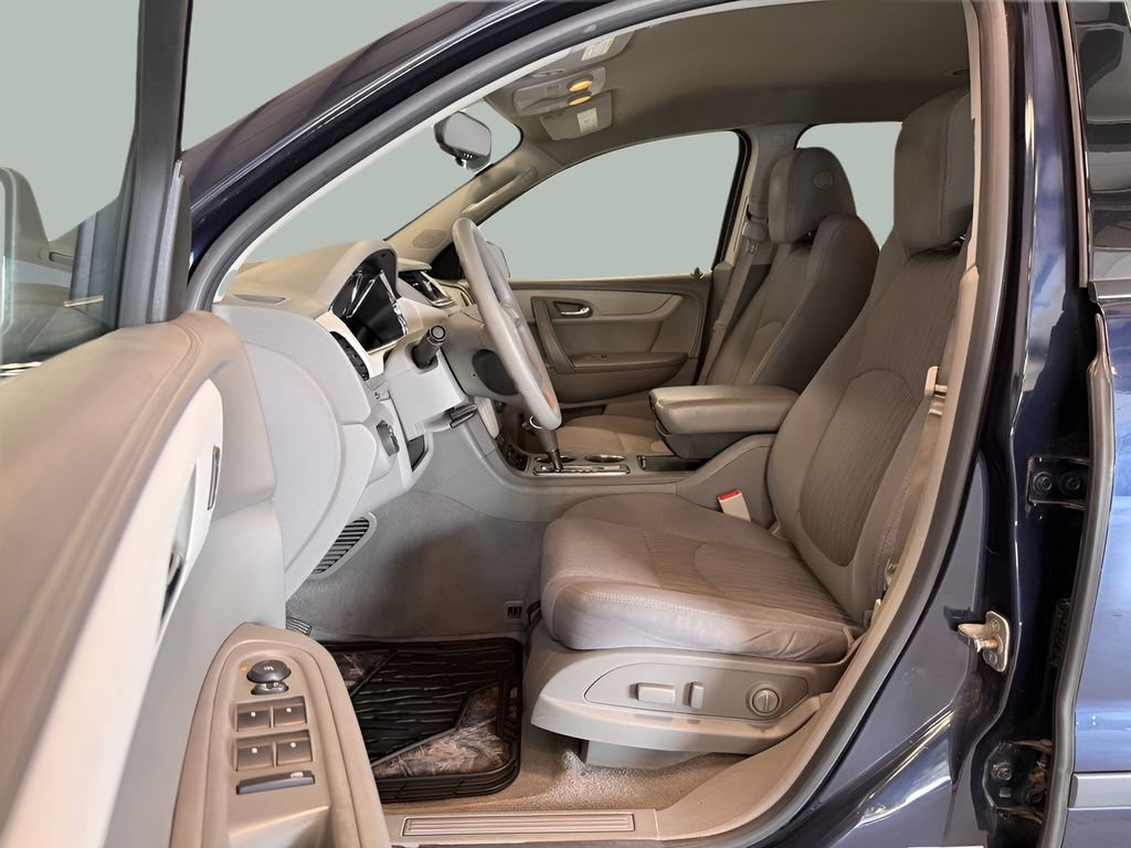 Used 2015 Chevrolet Traverse LS FWD image 15