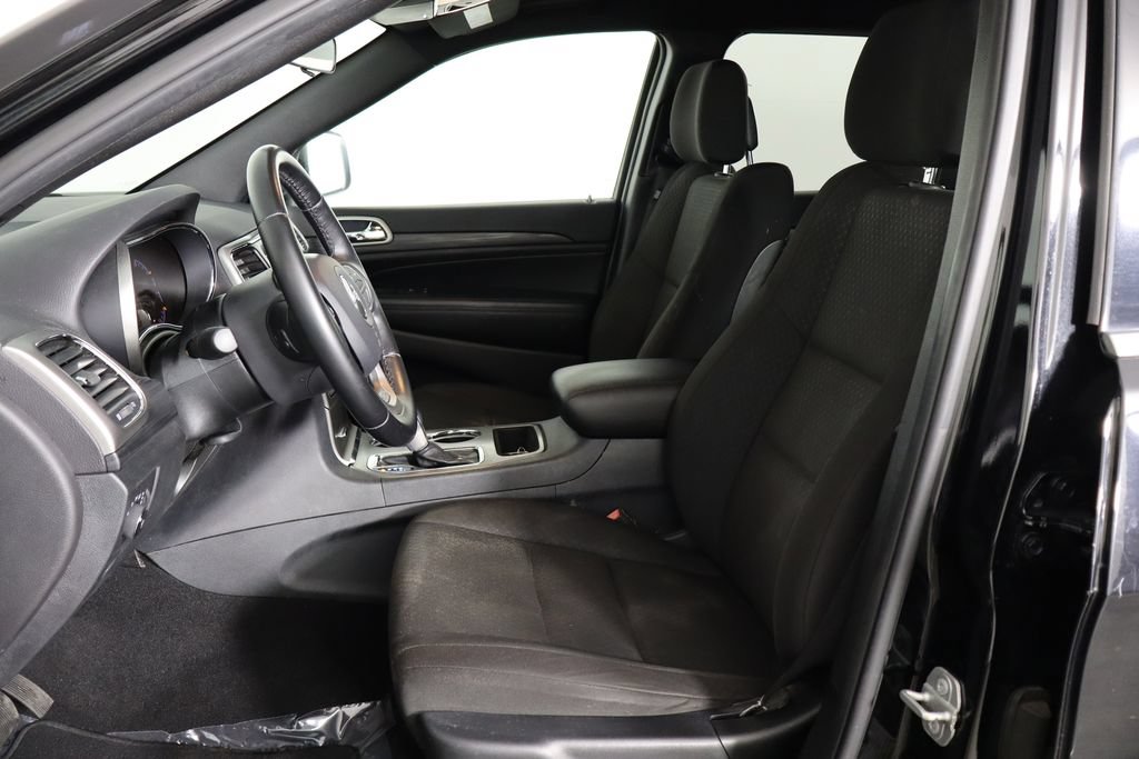 Used 2020 Jeep Grand Cherokee Laredo AWD/4WD image 14