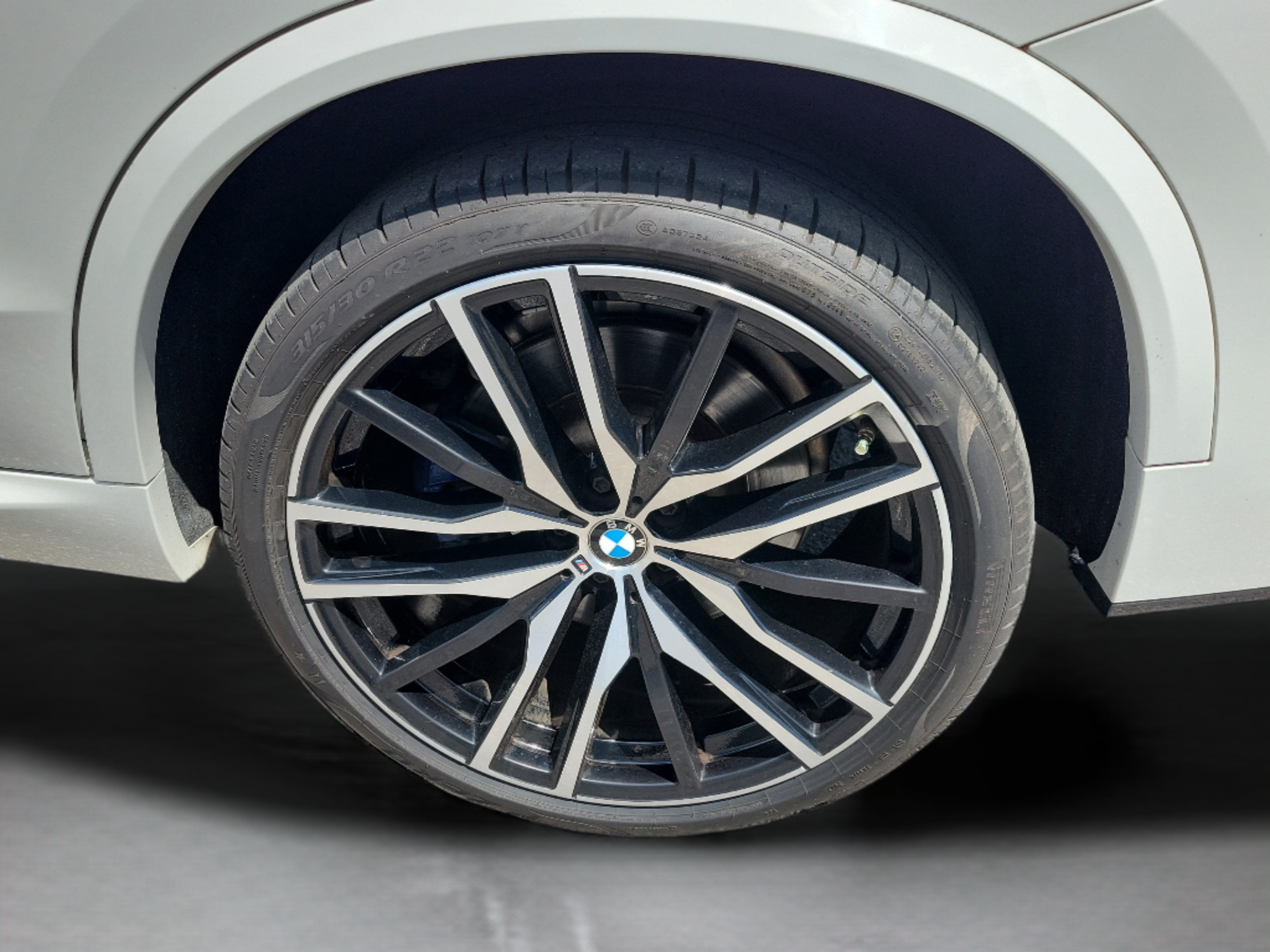 Used 2022 BMW X5 M50i AWD/4WD image 5