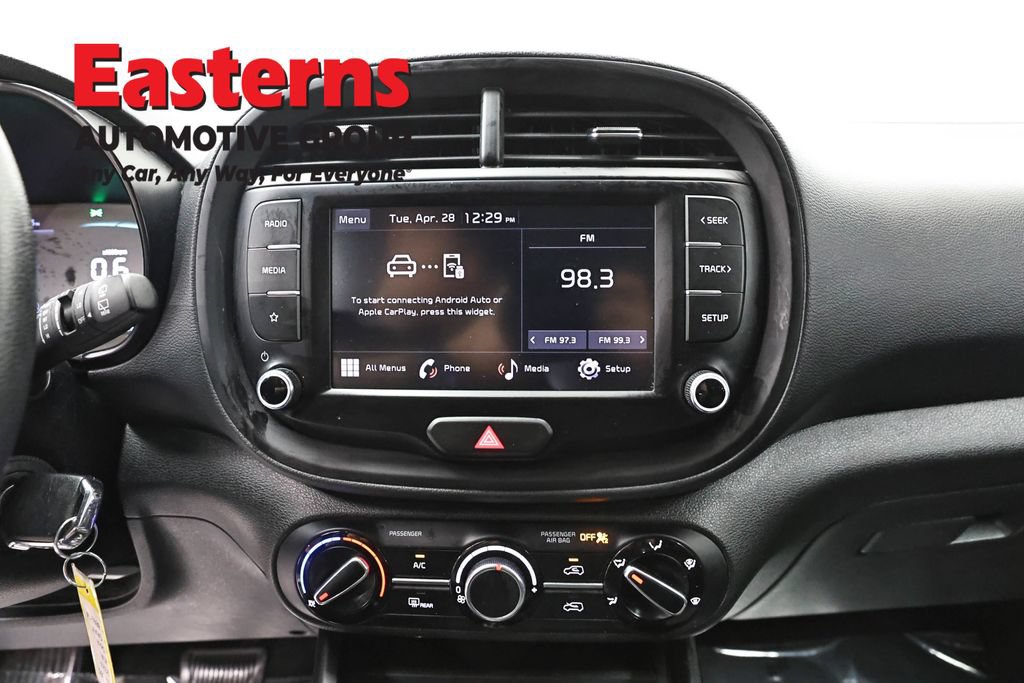Used 2023 Kia Soul LX w/ Option Group 015 FWD image 12
