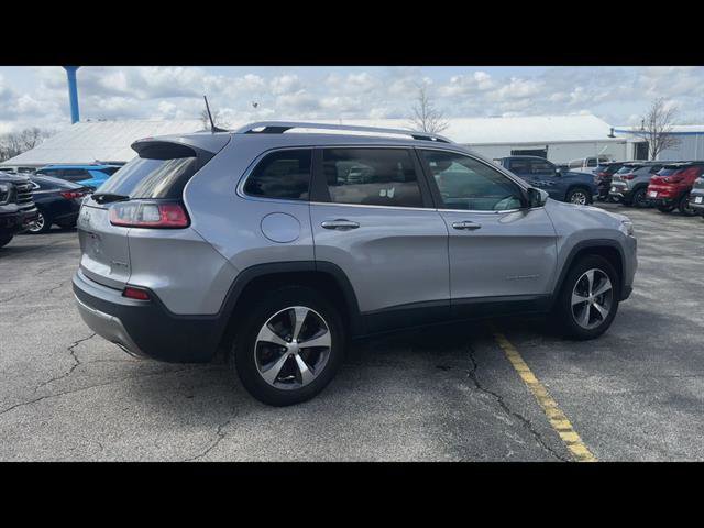 Used 2019 Jeep Cherokee Limited AWD/4WD image 32