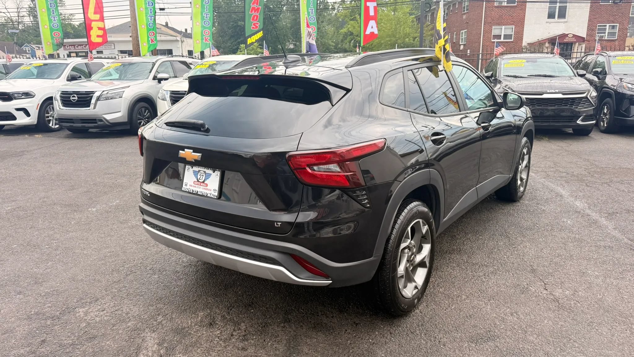 Used 2025 Chevrolet Trax LT FWD image 7