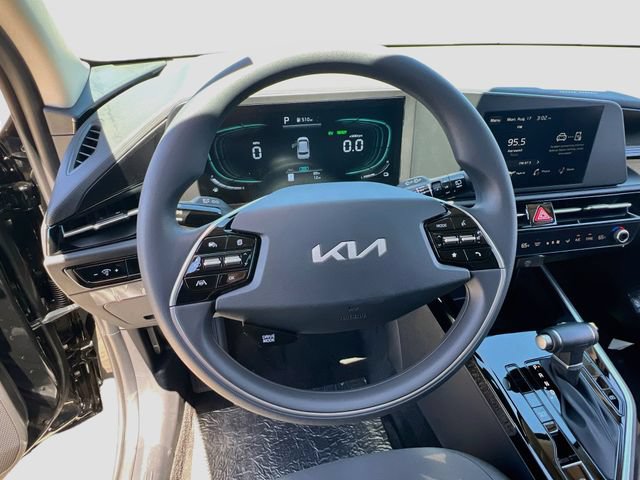 New 2026 Kia Niro LX FWD image 11