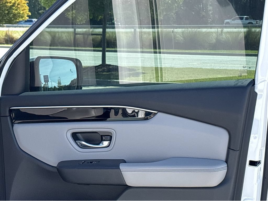 Used 2025 Honda Pilot EX-L image 28