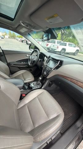 Used 2017 Hyundai Santa Fe AWD image 29