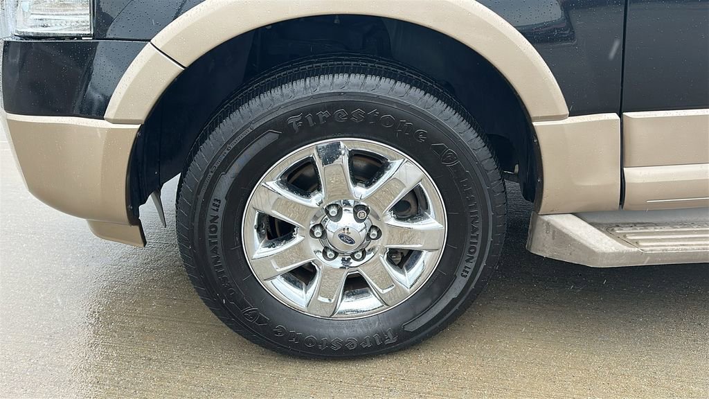 Used 2014 Ford Expedition XLT w/ Equipment Group 202A RWD image 7