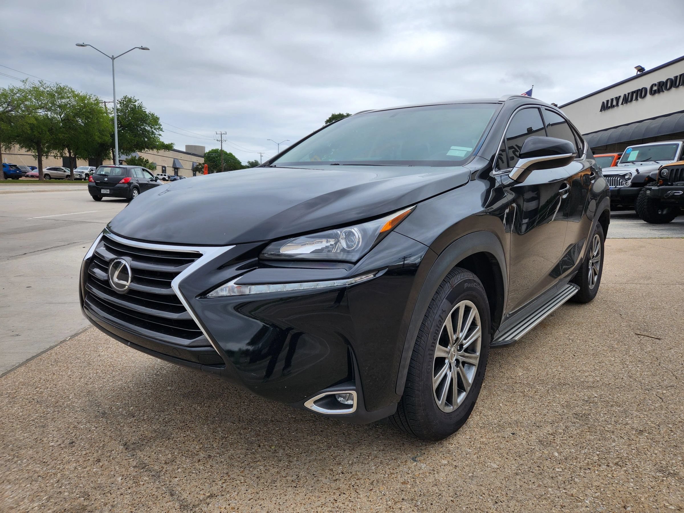 Used 2017 Lexus NX 200t FWD image 1