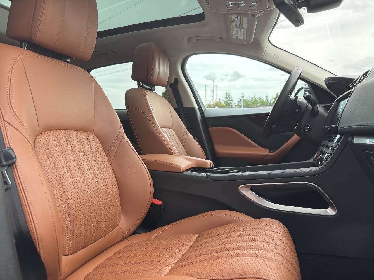 Used 2018 Jaguar F-PACE Portfolio AWD/4WD image 15