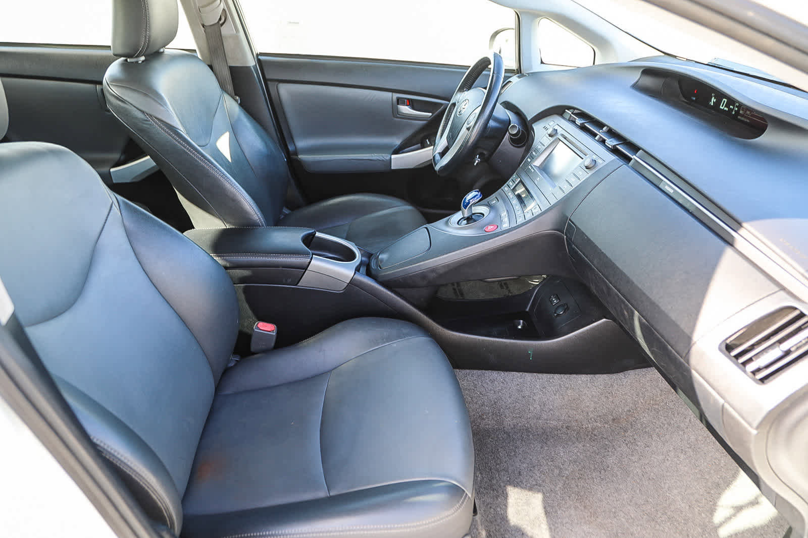 Used 2015 Toyota Prius Four image 16