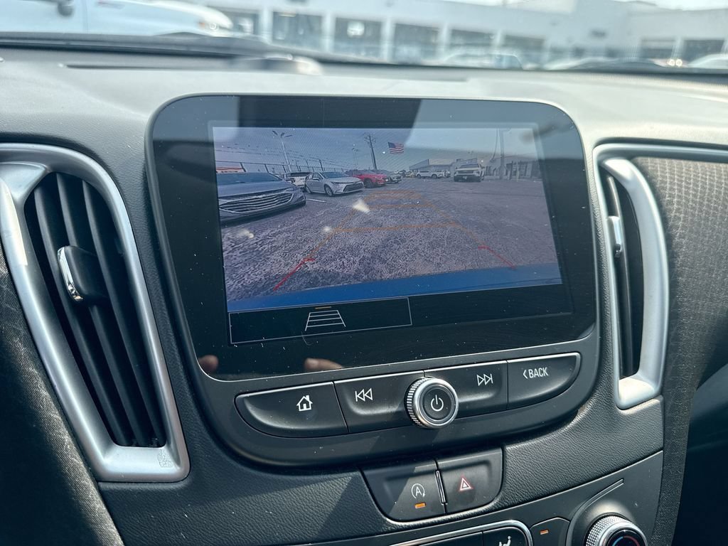 Used 2025 Chevrolet Malibu LT FWD image 18