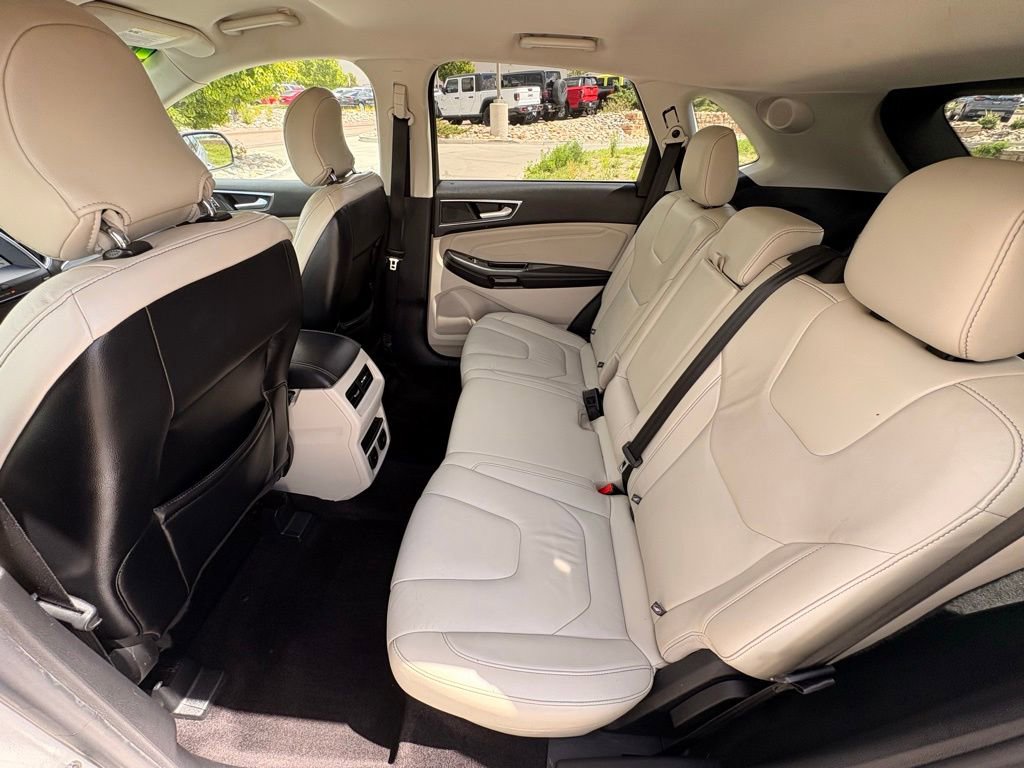 Used 2016 Ford Edge Titanium w/ Technology Package AWD/4WD image 30