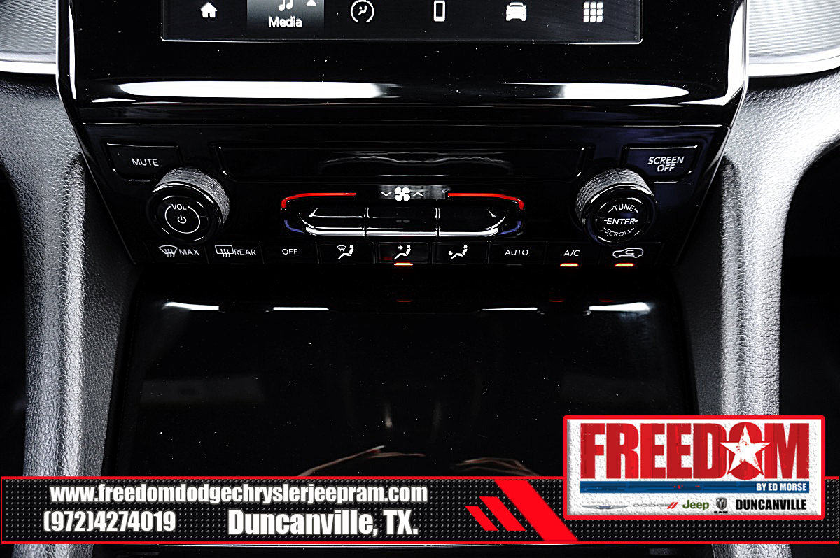 Certified 2025 Jeep Grand Cherokee L Laredo RWD image 24