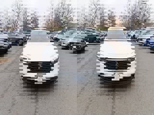 Certified 2025 Honda Accord SE image 6