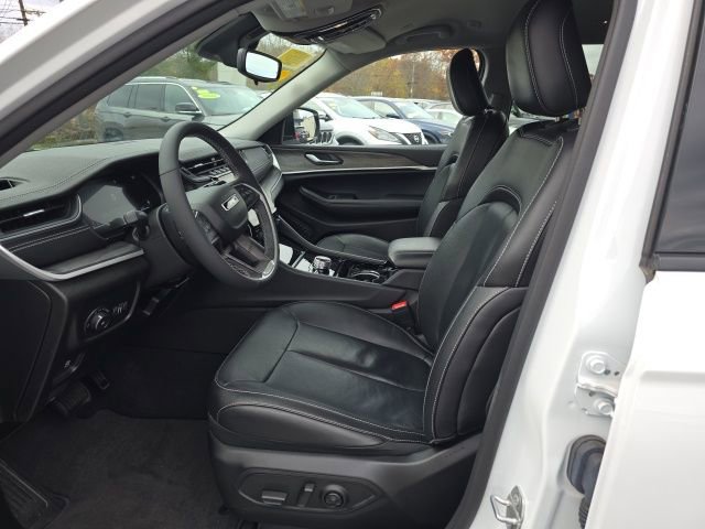 Used 2023 Jeep Grand Cherokee L Limited image 16