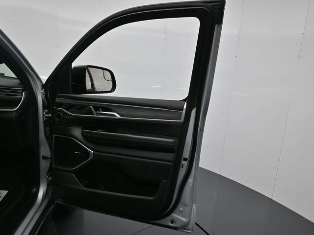 Used 2024 Jeep Wagoneer Series II w/ Flexible Seating Group image 26