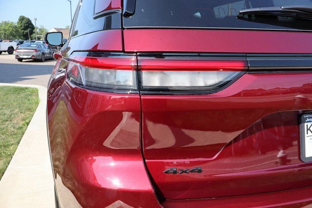 New 2025 Jeep Grand Cherokee Altitude w/ Trailer Tow Package image 29