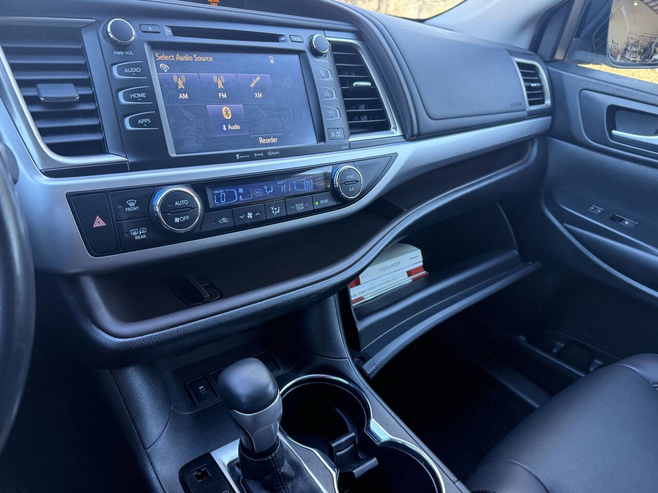 Used 2019 Toyota Highlander SE image 30