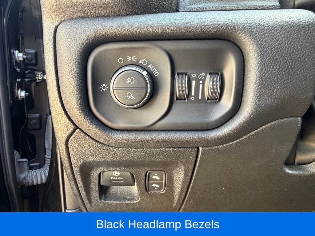 Used 2025 RAM 1500 Big Horn AWD/4WD image 31