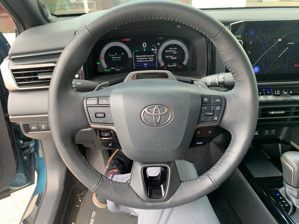 Used 2025 Toyota Camry XSE image 13
