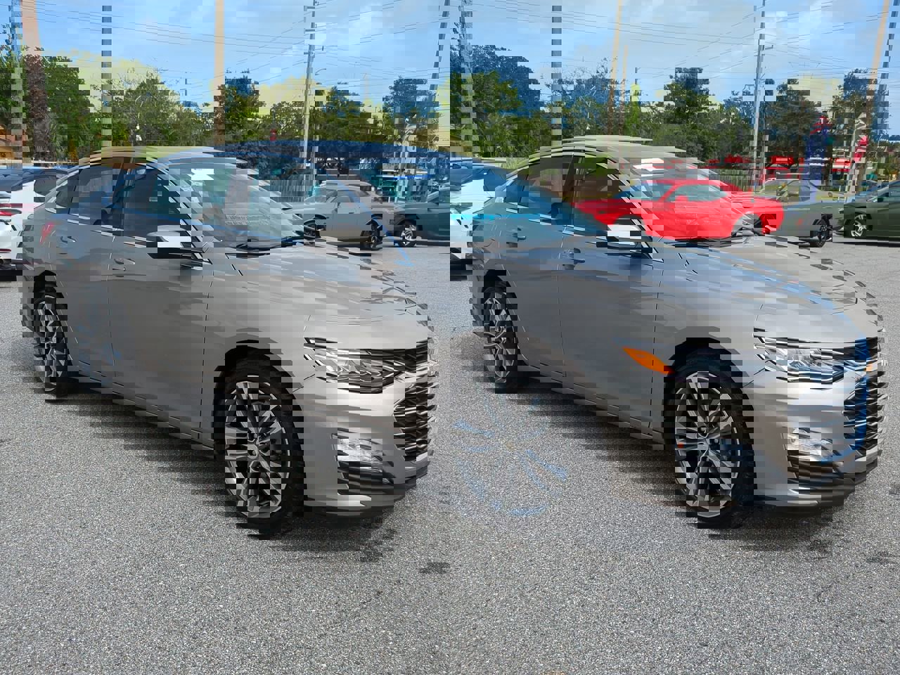 Used 2024 Chevrolet Malibu LT image 2
