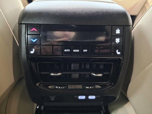 Used 2024 Jeep Grand Cherokee L Limited image 21