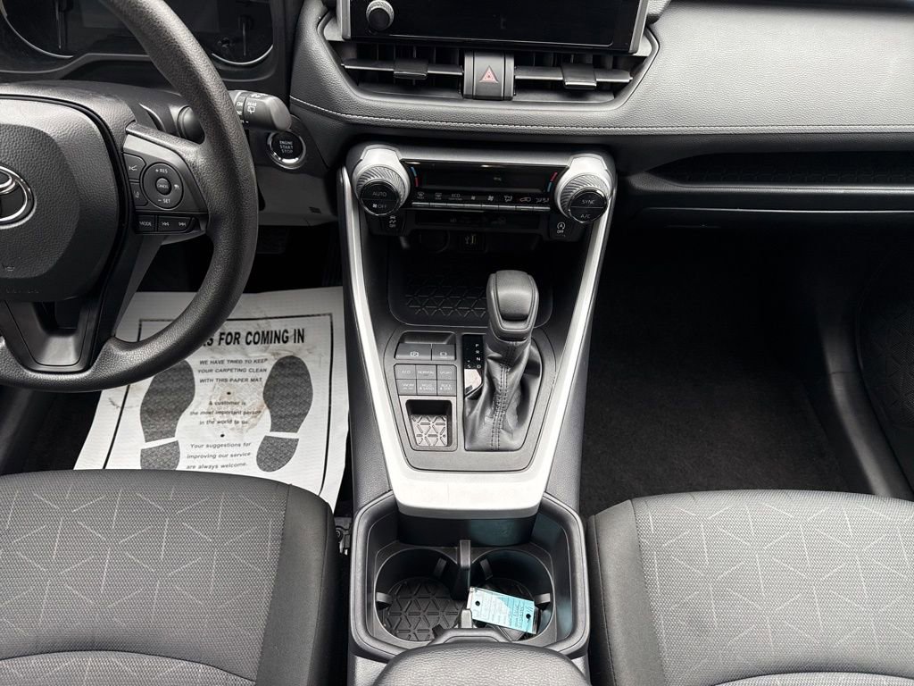 Used 2025 Toyota RAV4 XLE image 12
