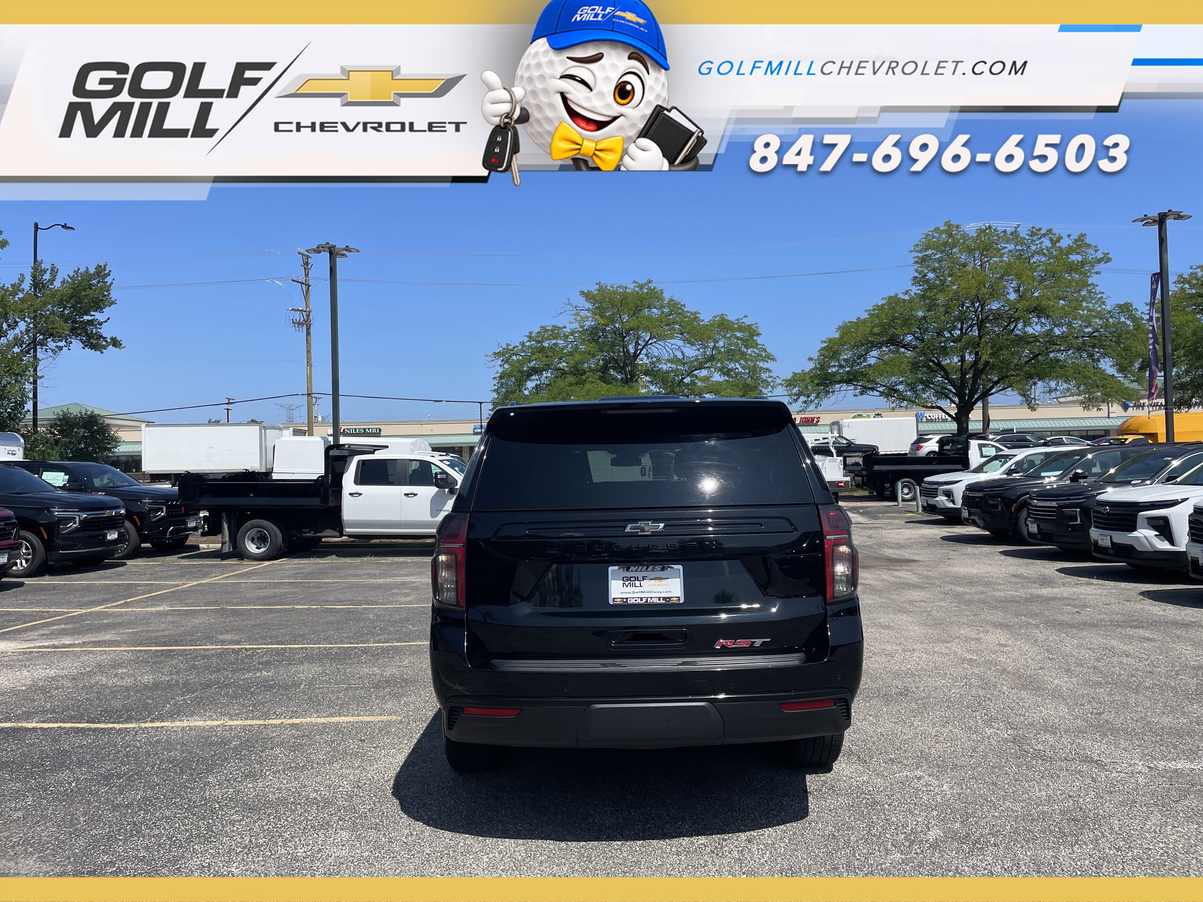 Used 2024 Chevrolet Suburban RST w/ Luxury Package AWD/4WD image 8