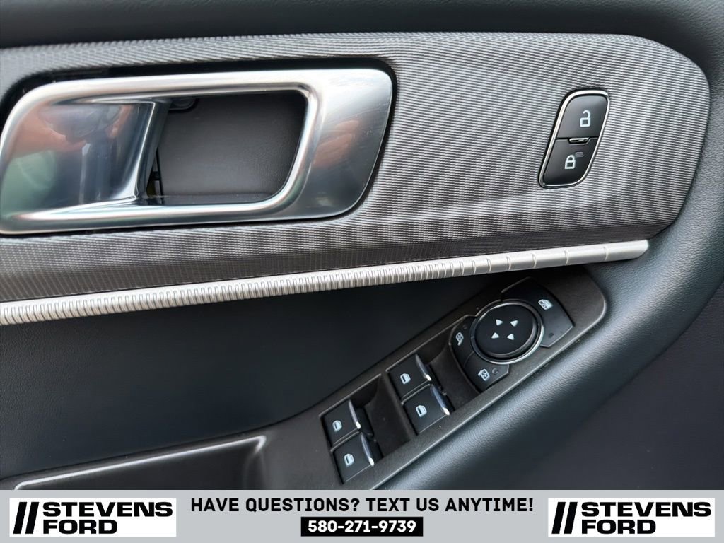 Used 2025 Ford Explorer ST-Line image 18