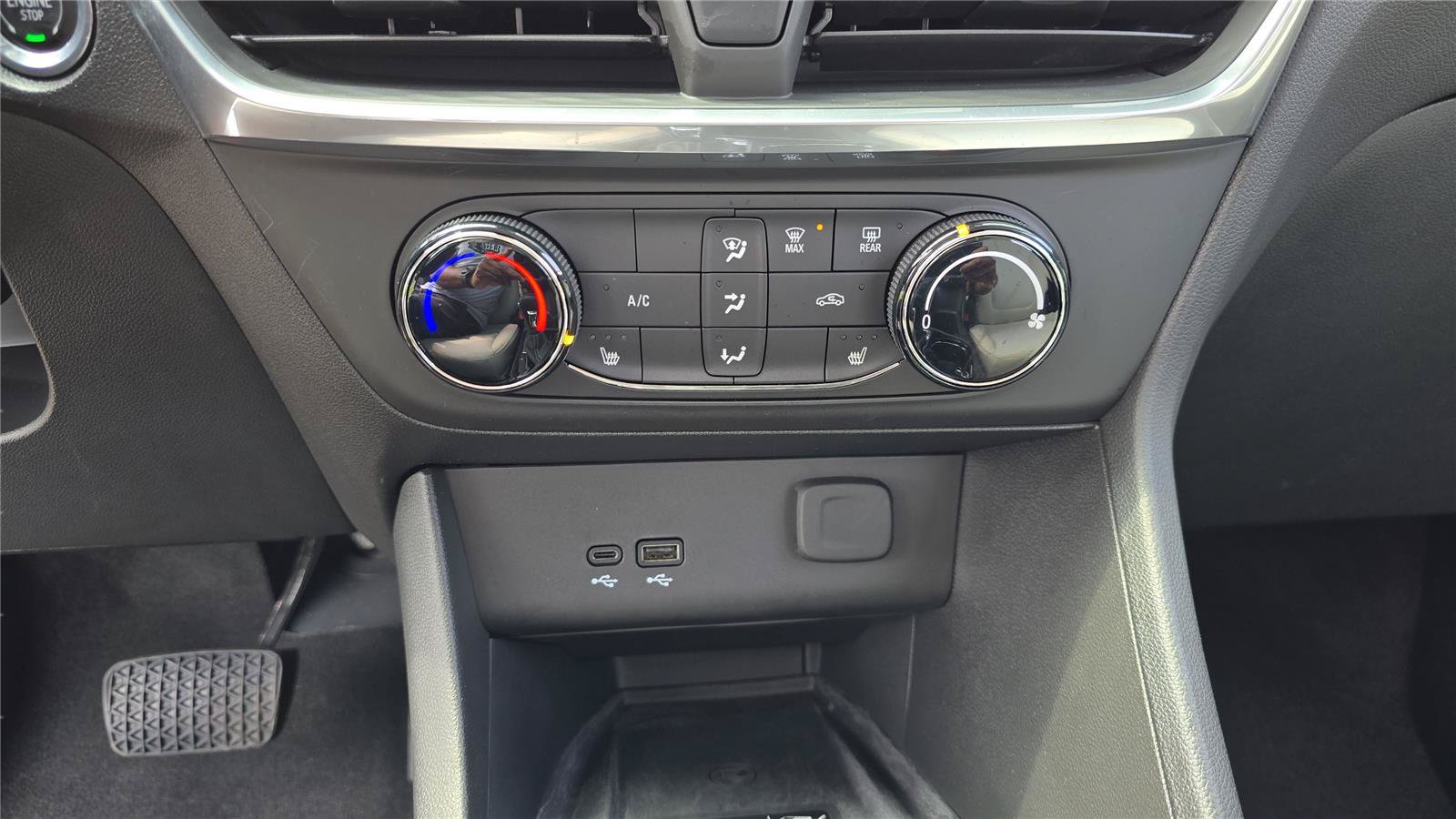 Used 2025 Buick Encore GX Preferred w/ Advanced Technology Package FWD image 23