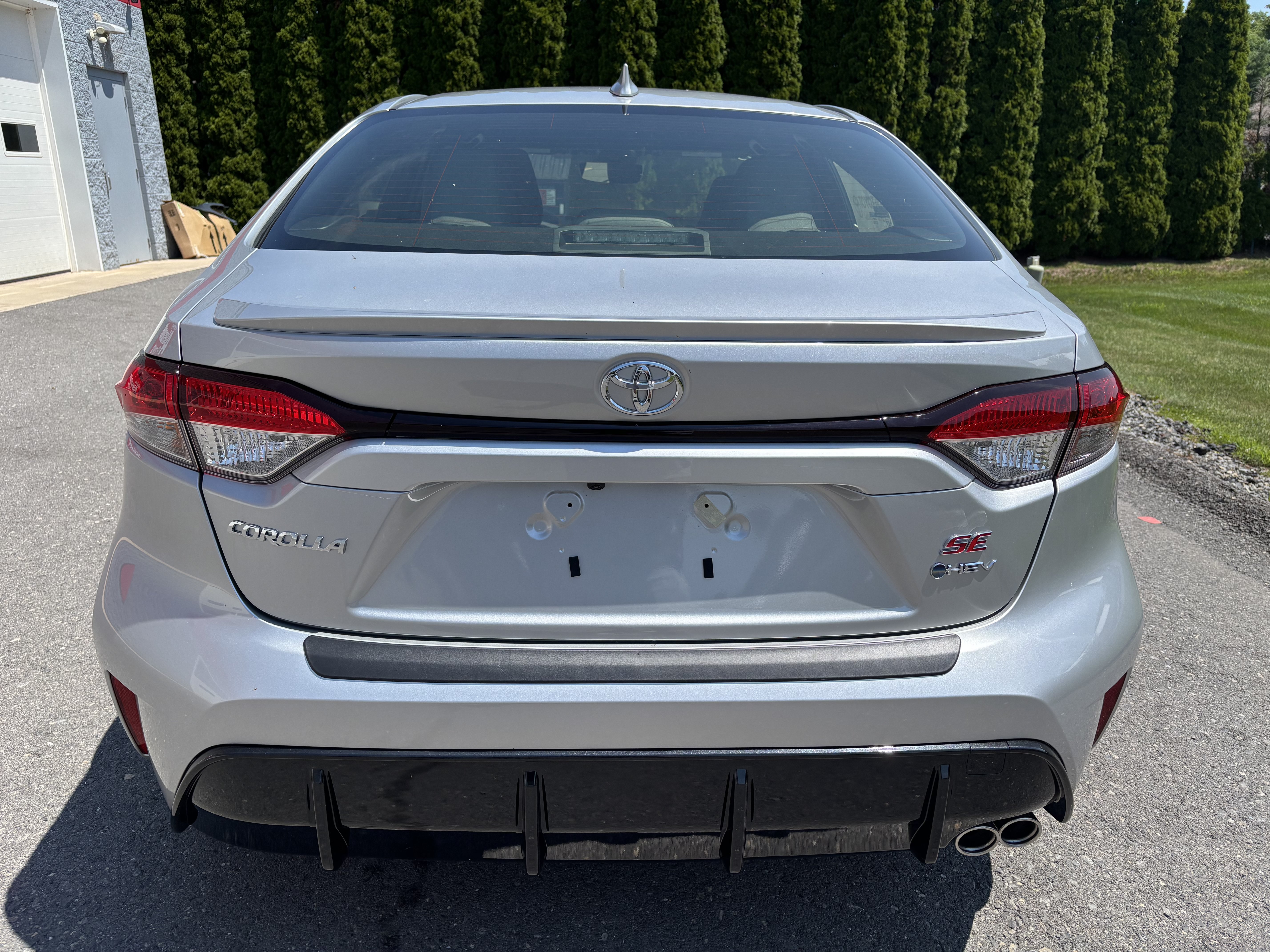 New 2026 Toyota Corolla SE w/ SE Premium Package FWD image 4
