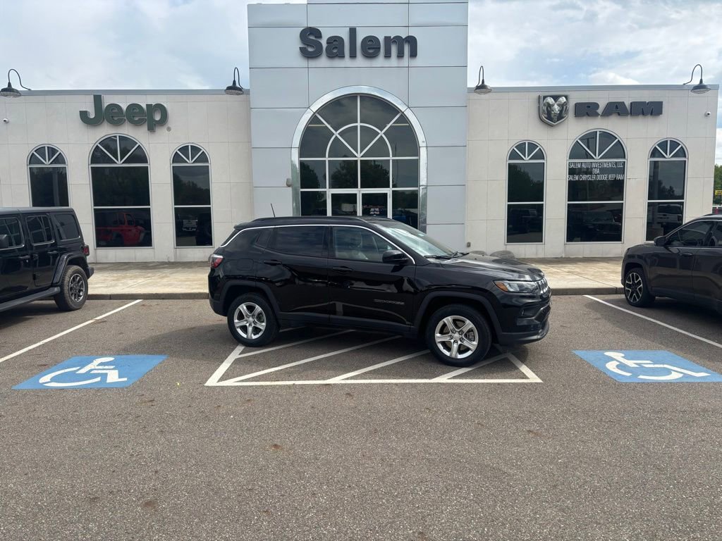 Used 2023 Jeep Compass Latitude w/ Convenience Group