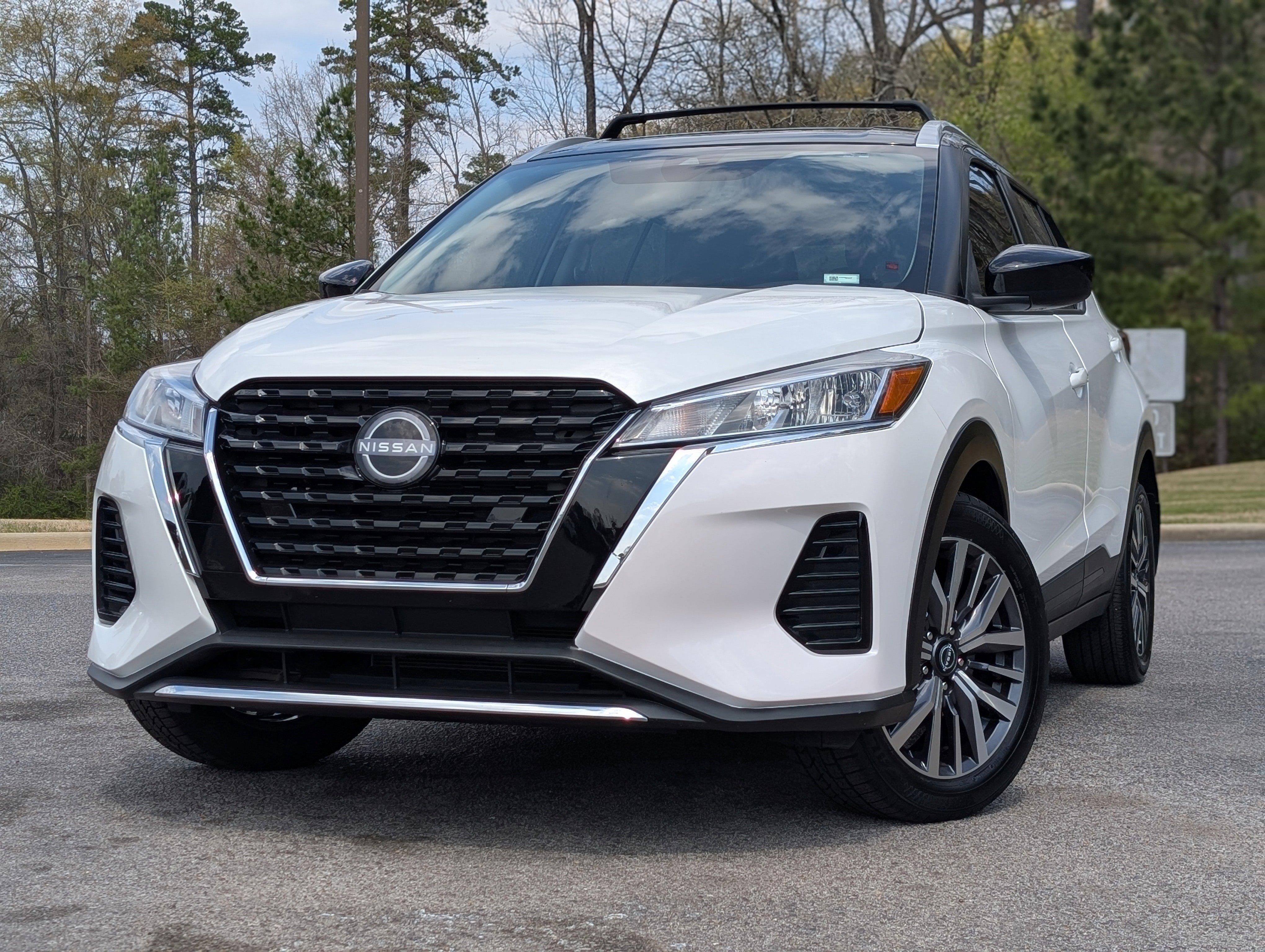 Used 2023 Nissan Kicks SV w/ Interior Electronics Package FWD image 4