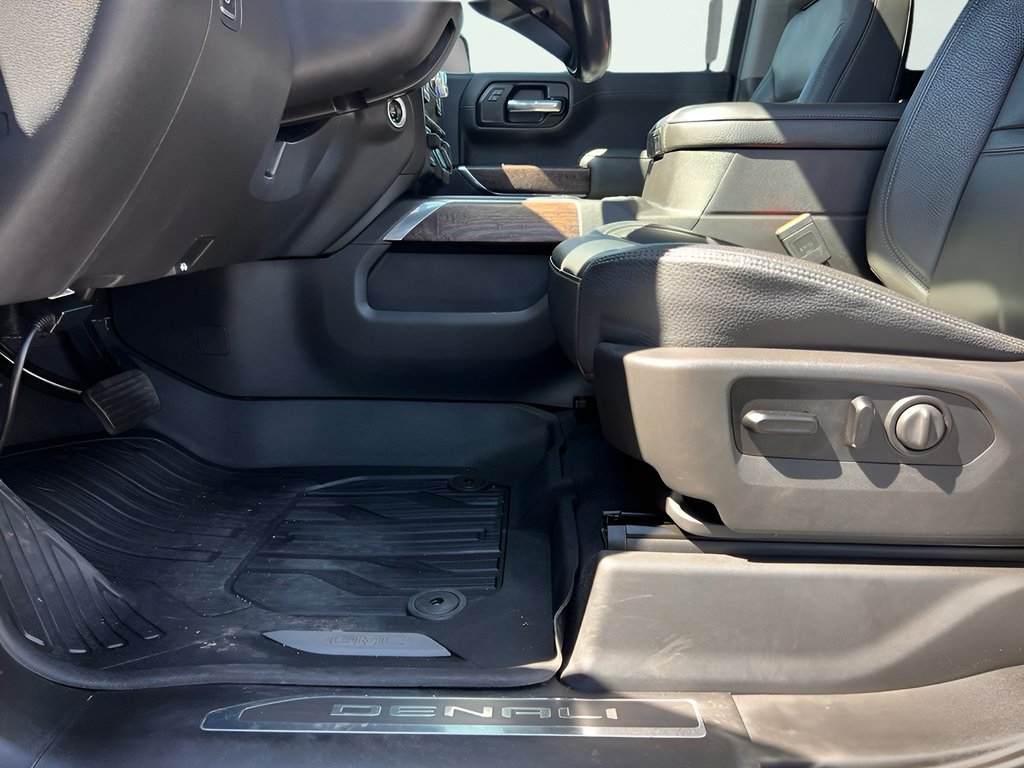 Used 2020 GMC Sierra 1500 Denali w/ Denali Ultimate Package AWD/4WD image 37