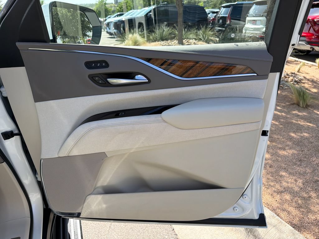Used 2024 Cadillac Escalade ESV Sport Platinum w/ LPO, Floor Liner Package AWD/4WD image 41