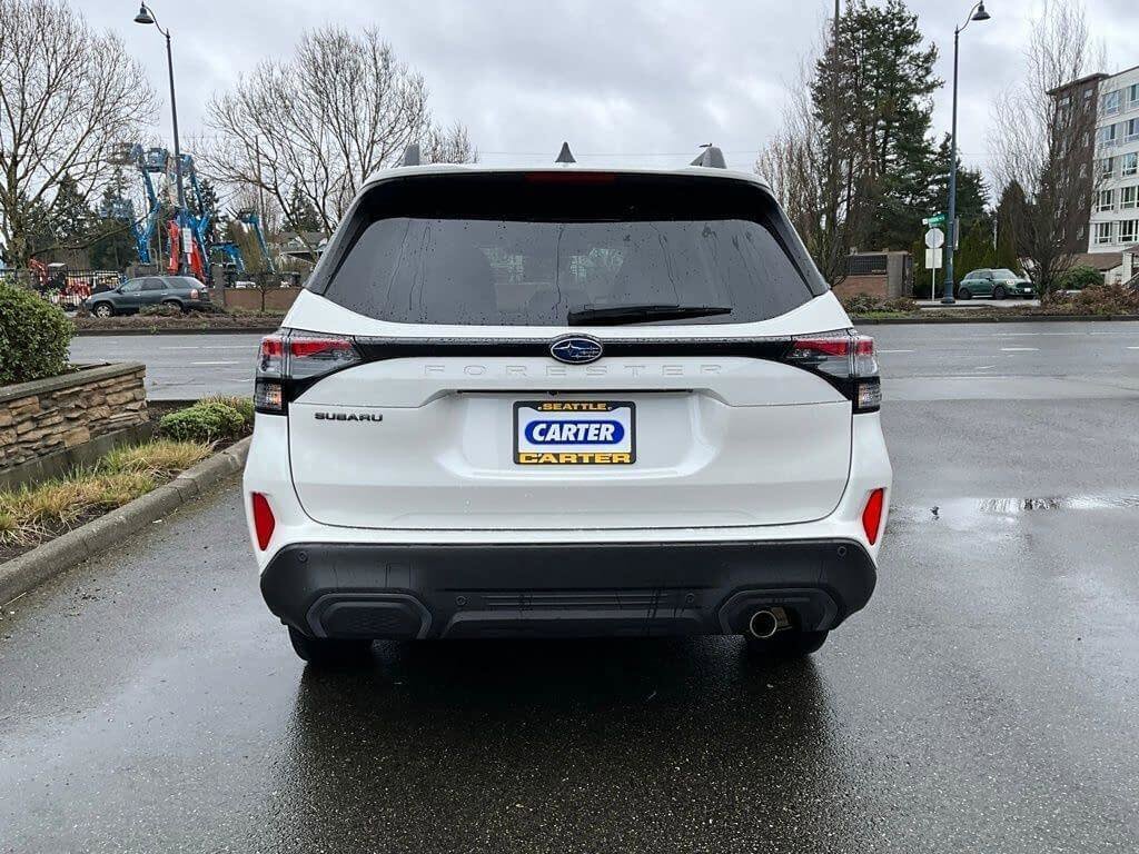 Certified 2025 Subaru Forester Limited image 7