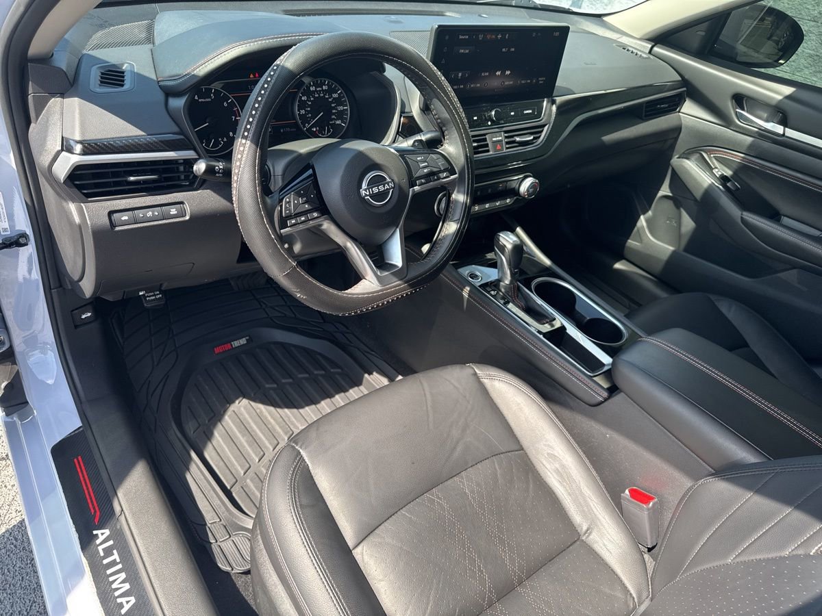 Used 2023 Nissan Altima 2.5 SR w/ SR Premium Package image 22