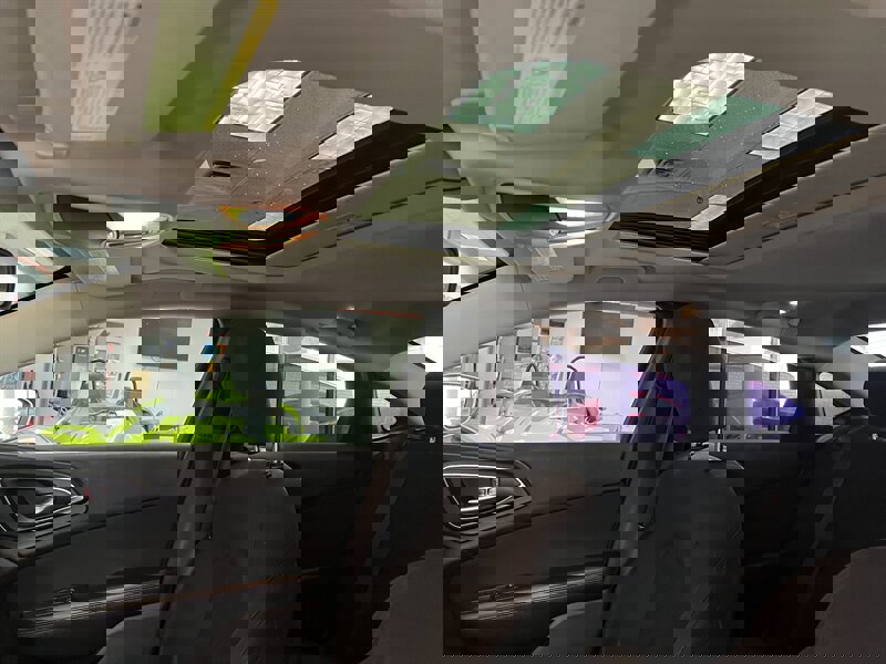 Used 2015 Chrysler 200 Limited w/ Convenience Group image 11