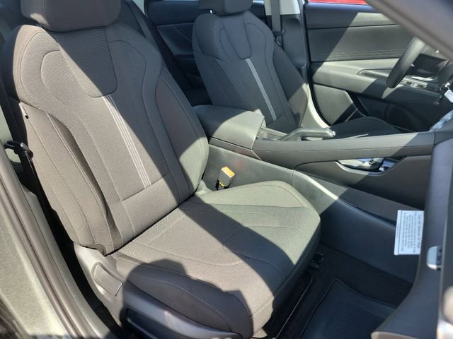 New 2026 Hyundai Elantra SE image 16