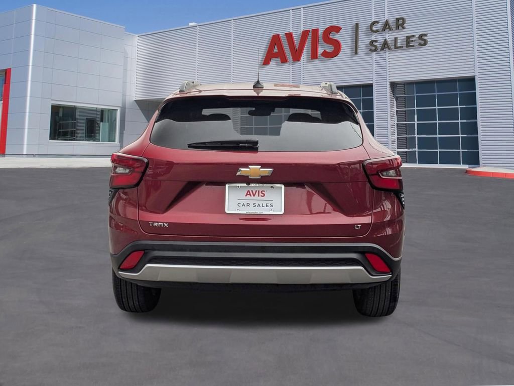 Used 2025 Chevrolet Trax LT w/ LT Convenience Package FWD image 5