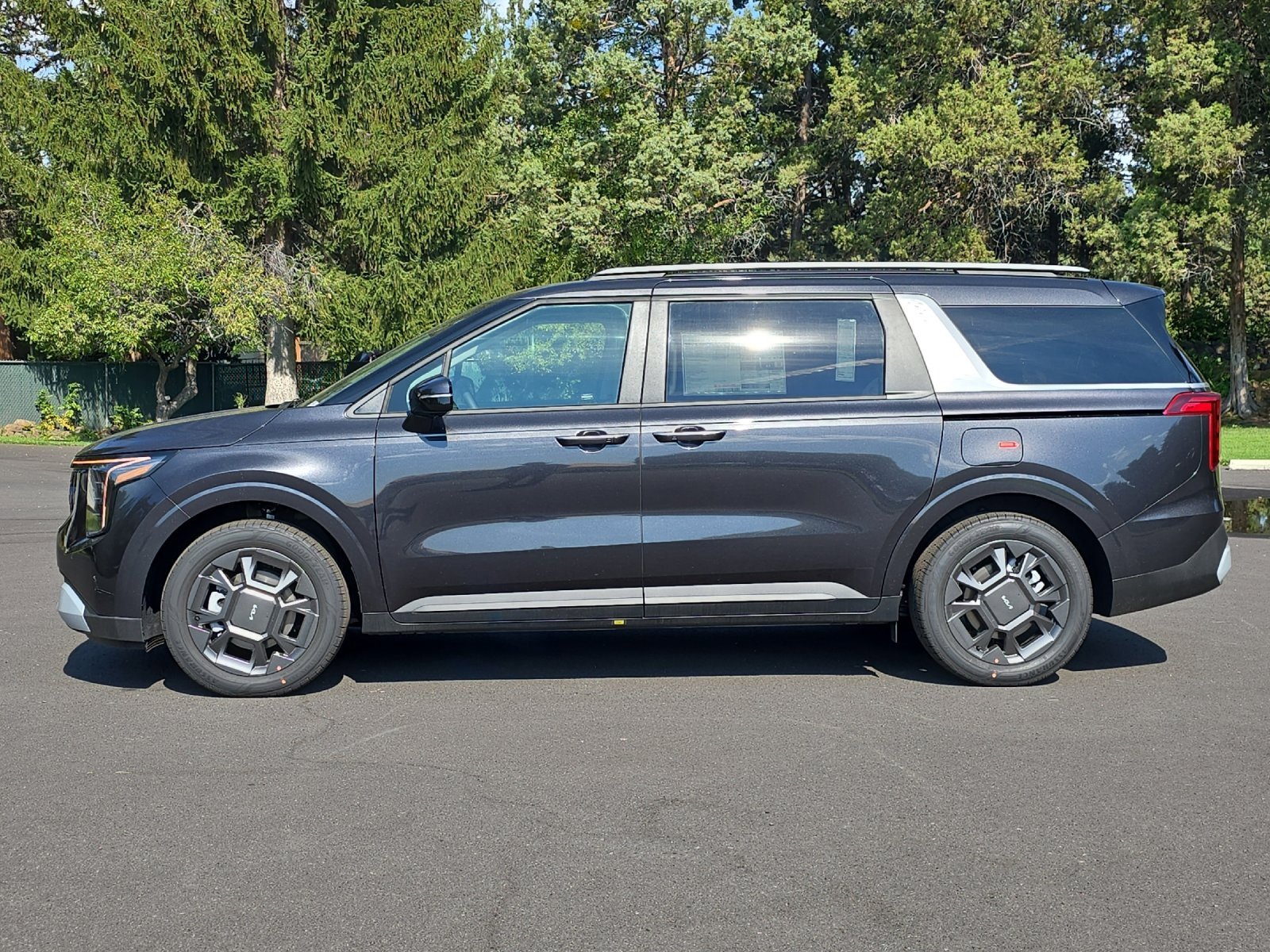 New 2026 Kia Carnival EX image 7