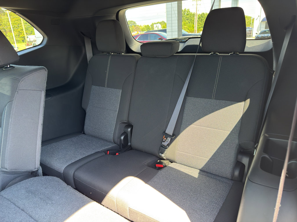 Used 2025 GMC Acadia Elevation image 27