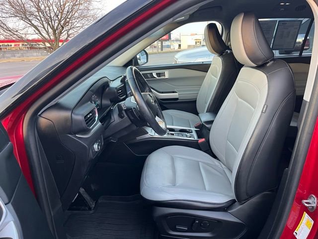 Used 2021 Ford Explorer XLT w/ Equipment Group 202A image 14