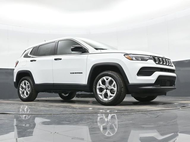 Used 2025 Jeep Compass Sport w/ Mopar Graphics Package AWD/4WD image 40