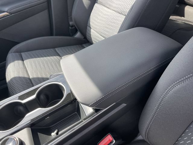 New 2027 Chevrolet Equinox LT w/ LPO, Floor Liner Package FWD image 21