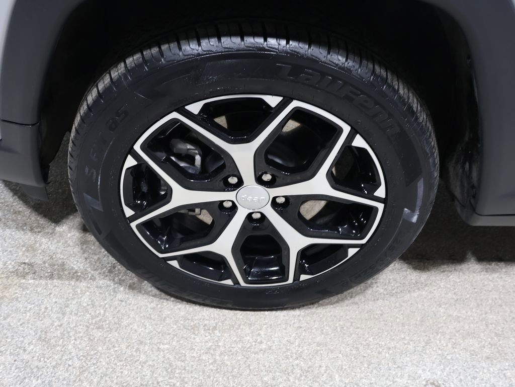 Certified 2024 Jeep Compass Limited image 11