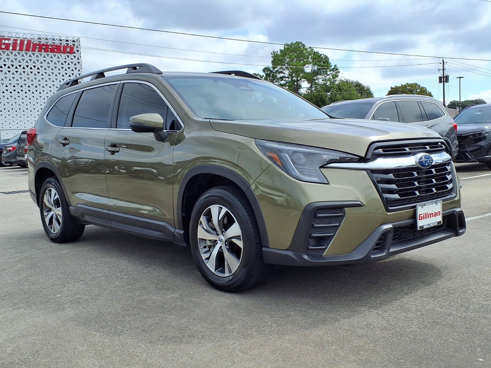 Used 2023 Subaru Ascent Premium w/ Convenience Package AWD/4WD image 2