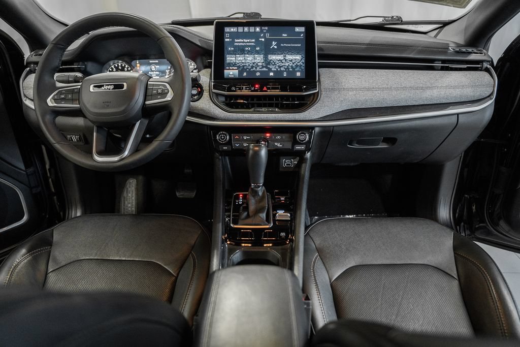 Certified 2023 Jeep Compass Latitude AWD/4WD image 15
