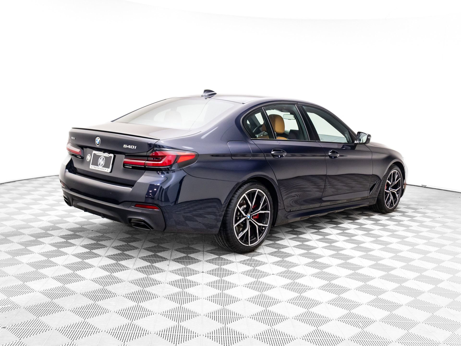 Used 2023 BMW 540i xDrive w/ Executive Package image 5